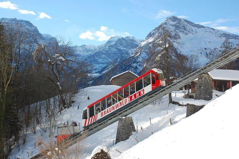 Linthal Diese Einfache Unterkunft- Bergheimat Ist Nur Fuer Backpacker- Rucksacktouristen Und Radfahrer - Huettenfeeling Im Backpackerhoues- Ganz Einfach - Ganz Unkompliziert - Ganz Relaxd 빌라 외부 사진
